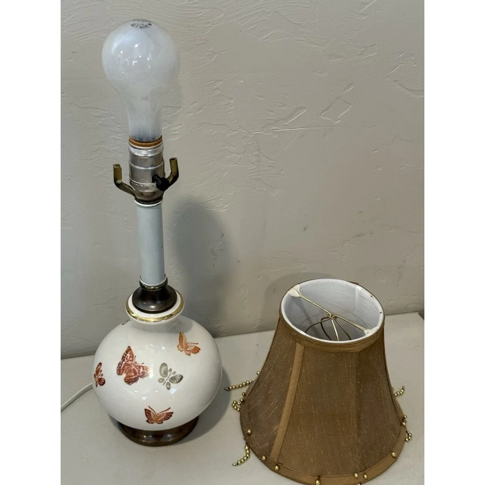 Vintage Butterflies porcelain Accent Lamp 3 Way‎ Light Intensity Shade Estate